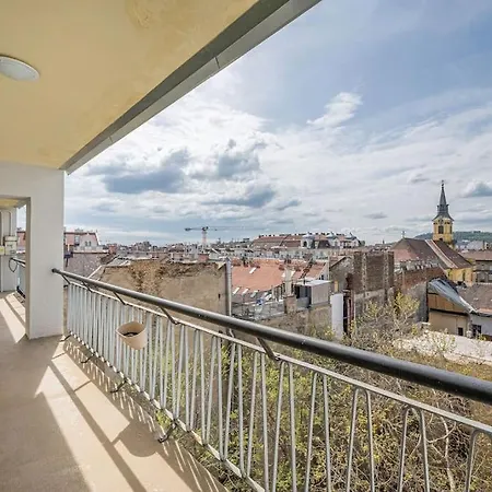 Liszt Ferenc Square Panorama *