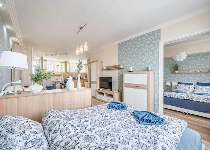 Liszt Ferenc Square Panorama *