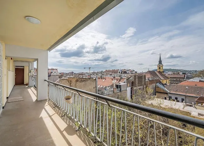 Liszt Ferenc Square Panorama *