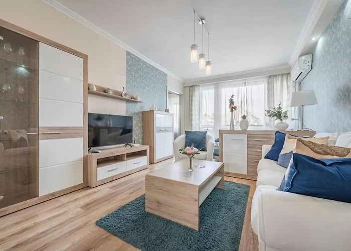 Liszt Ferenc Square Panorama * Budapesta