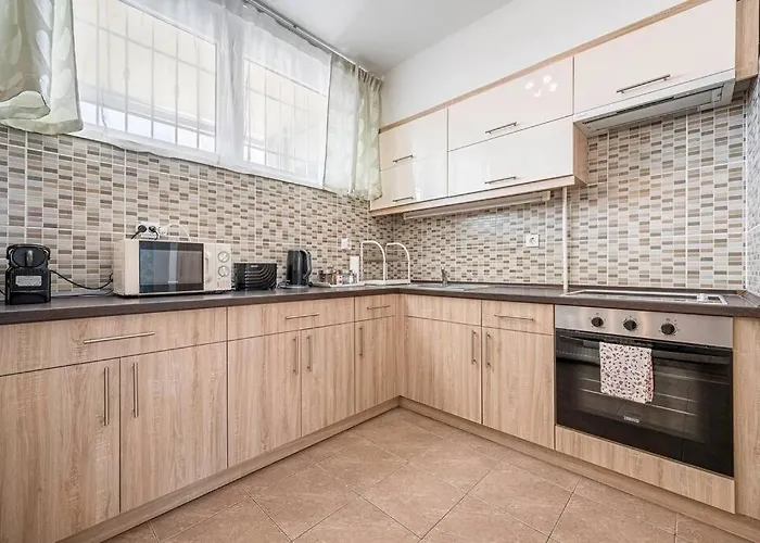 Liszt Ferenc Square Panorama Budapesta