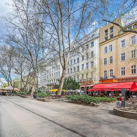Liszt Ferenc Square Panorama Apartman Budapest
